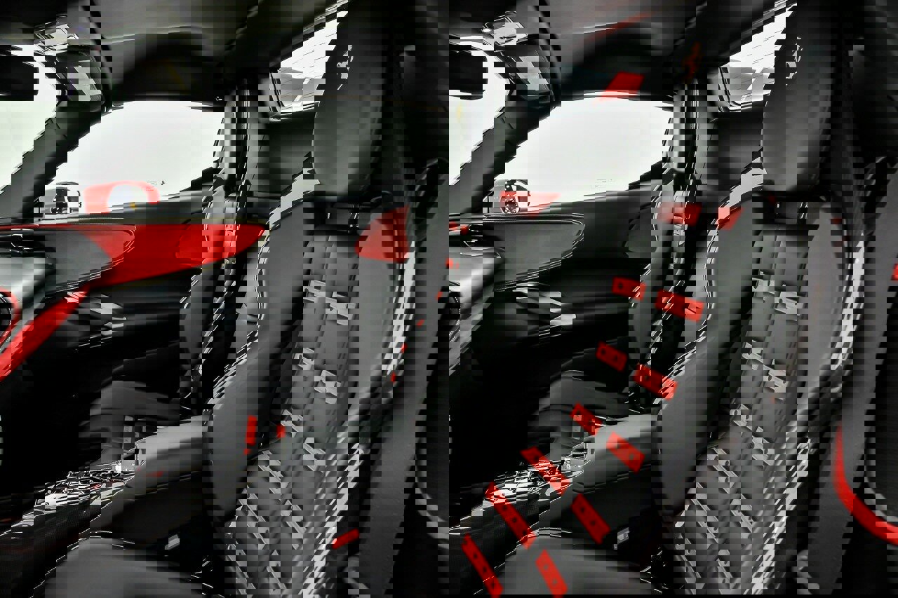 Used 2022 Ferrari SF90 Spider image 32