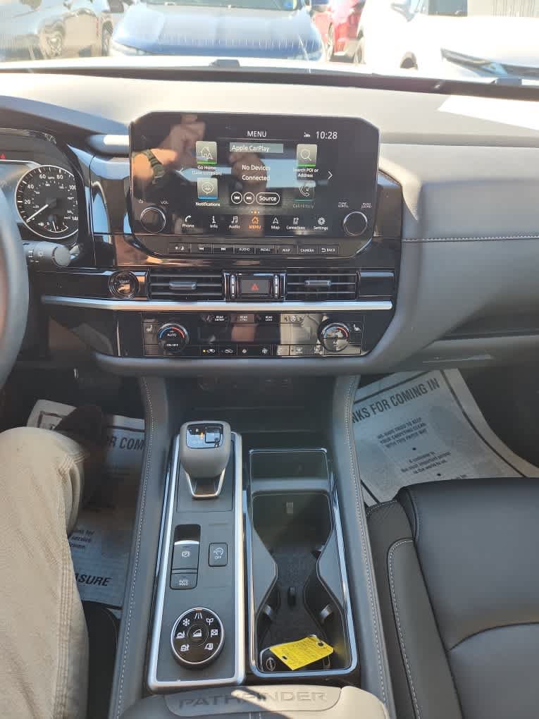 Used 2025 Nissan Pathfinder SL AWD/4WD image 22