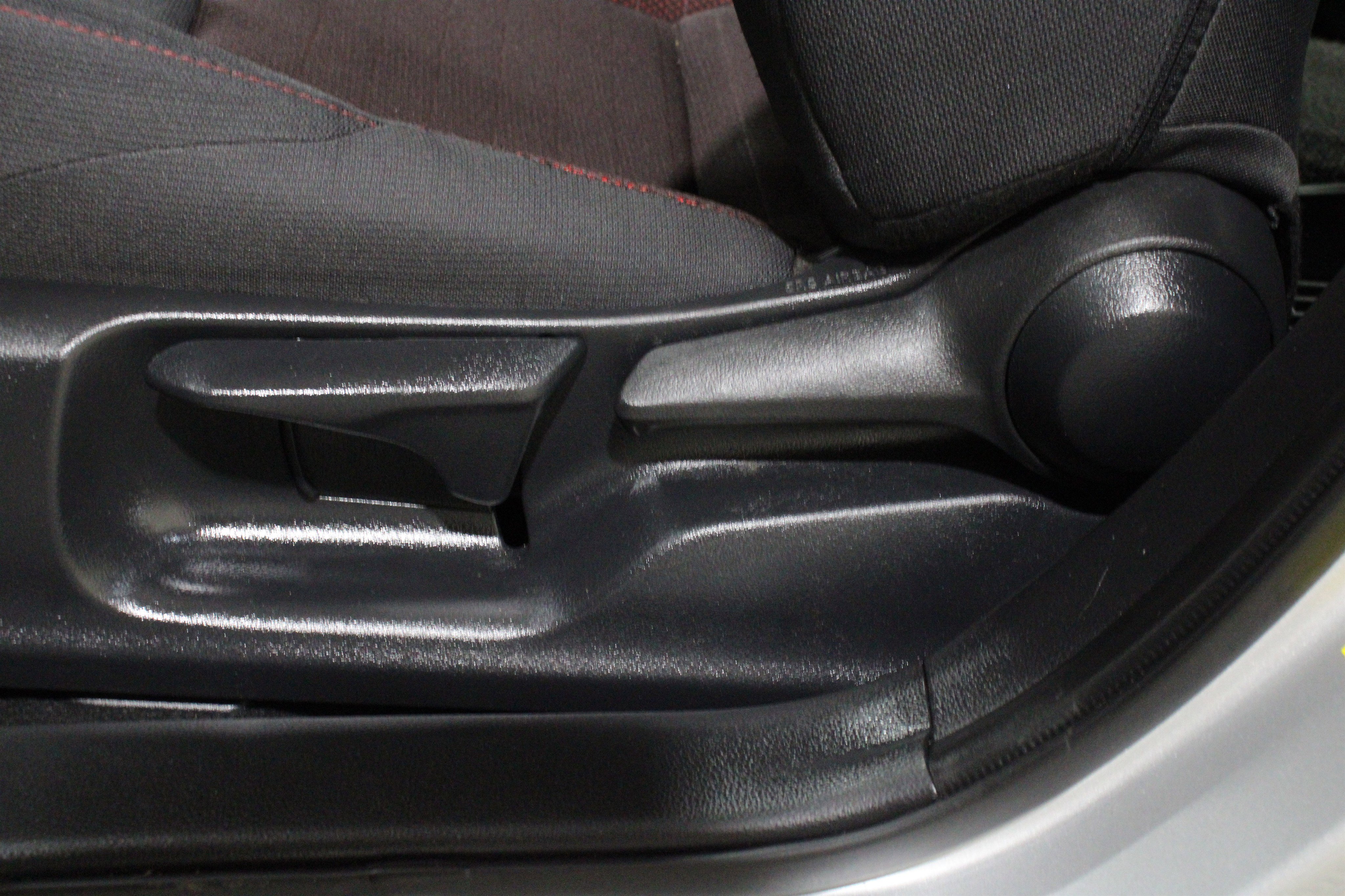 Used 2025 Toyota Corolla SE image 4