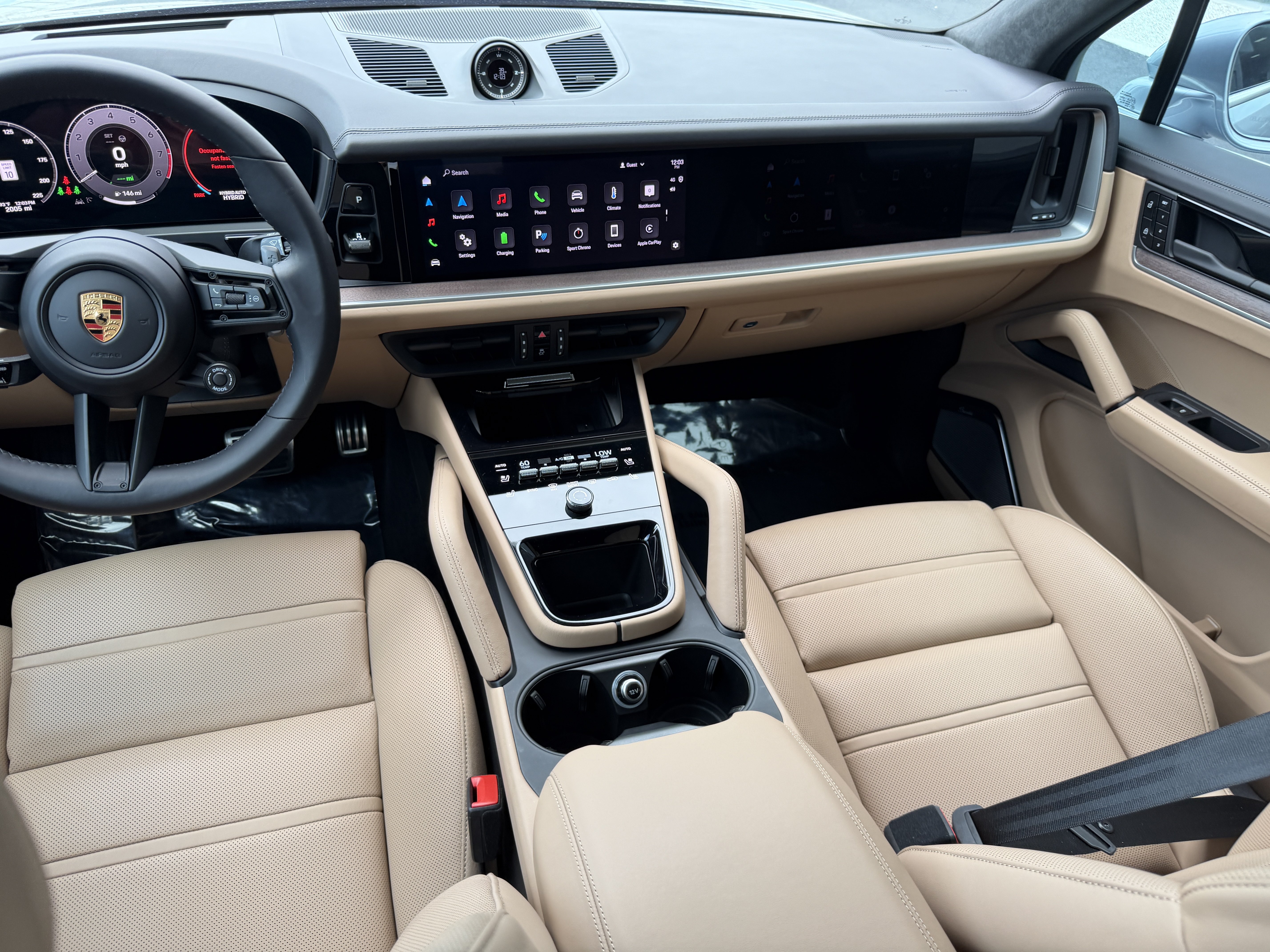Certified 2024 Porsche Cayenne Turbo AWD/4WD image 18