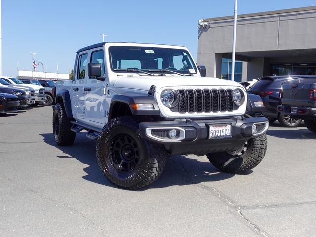 Used 2024 Jeep Gladiator Sport AWD/4WD video 2