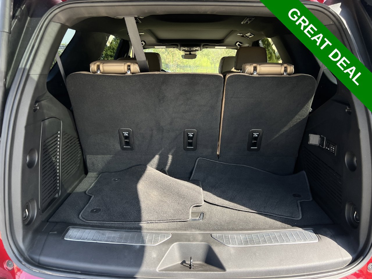 Used 2024 Chevrolet Tahoe Premier AWD/4WD image 29