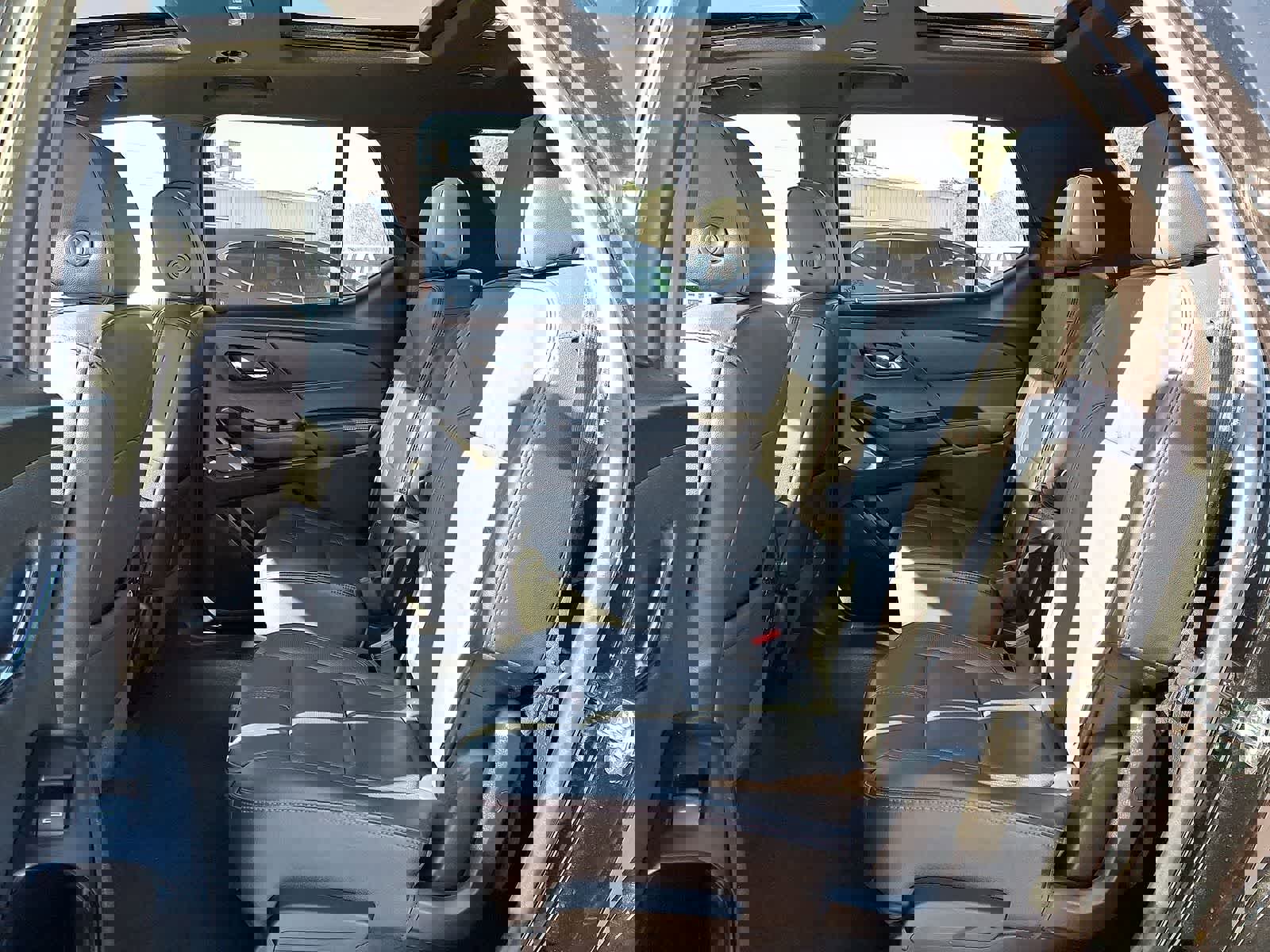 Used 2023 Chevrolet Traverse RS image 32