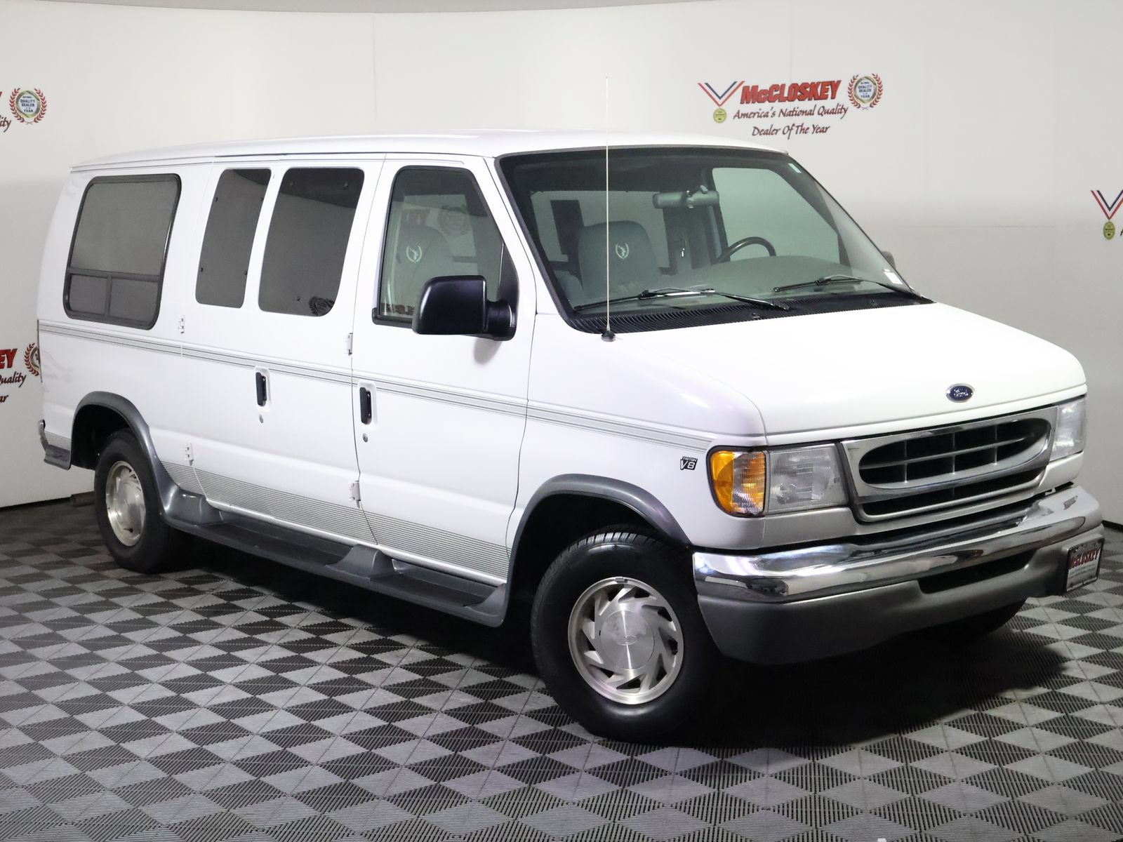 Used 2000 Ford E-150 and Econoline 150 RWD image 12