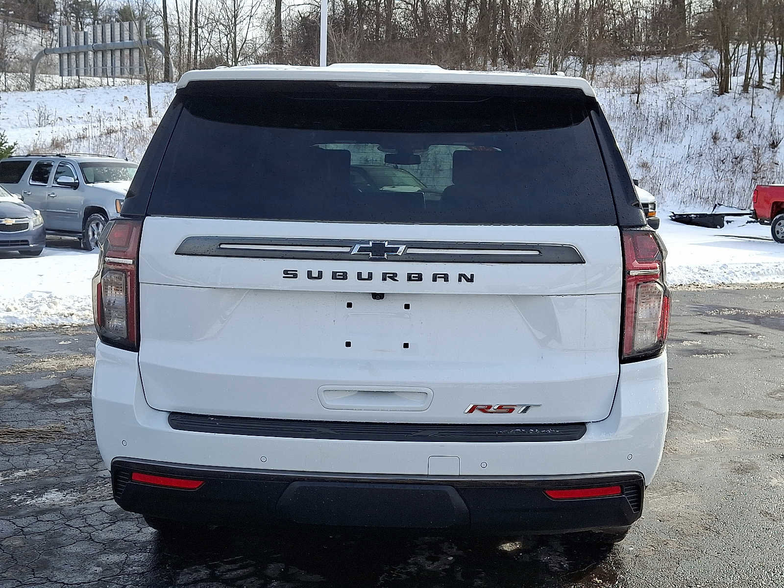 Used 2022 Chevrolet Suburban RST w/ Luxury Package image 5