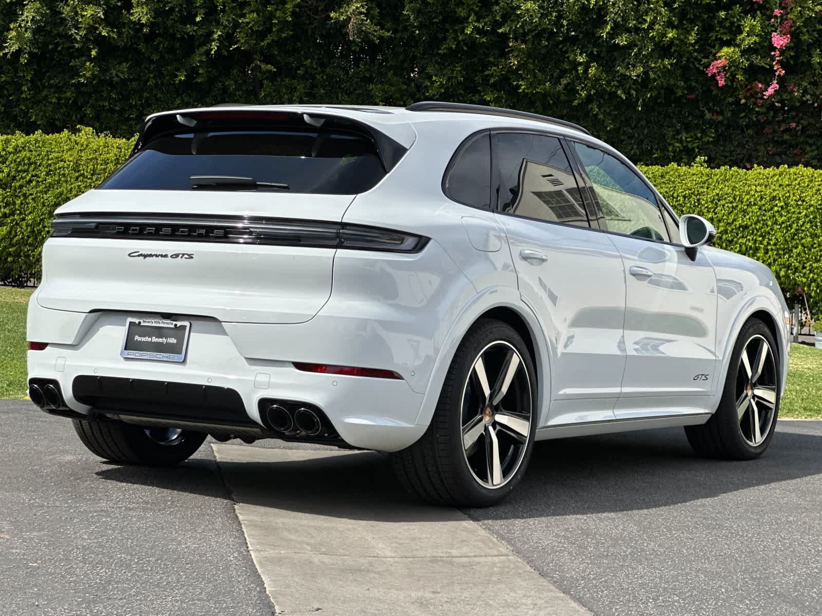 New 2026 Porsche Cayenne GTS AWD/4WD image 8