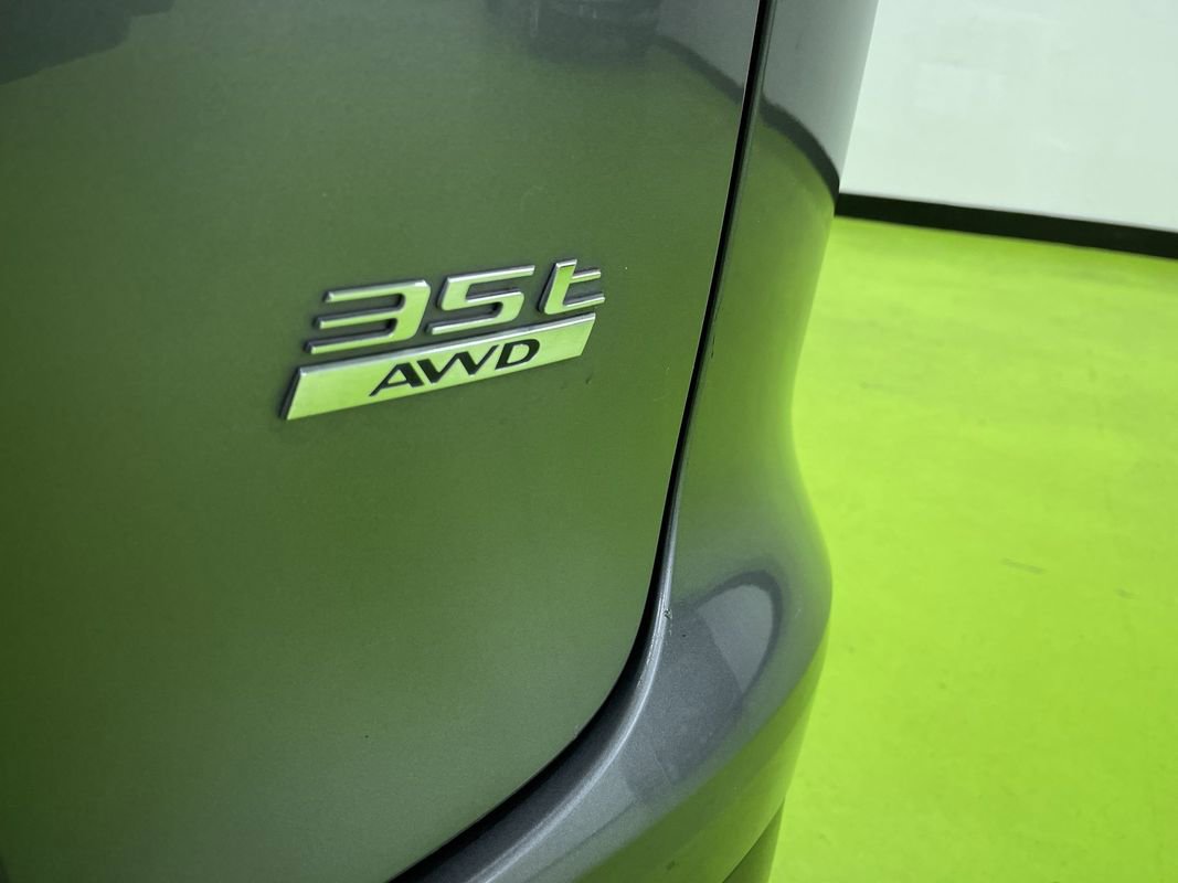 Used 2017 Jaguar F-PACE Premium image 15