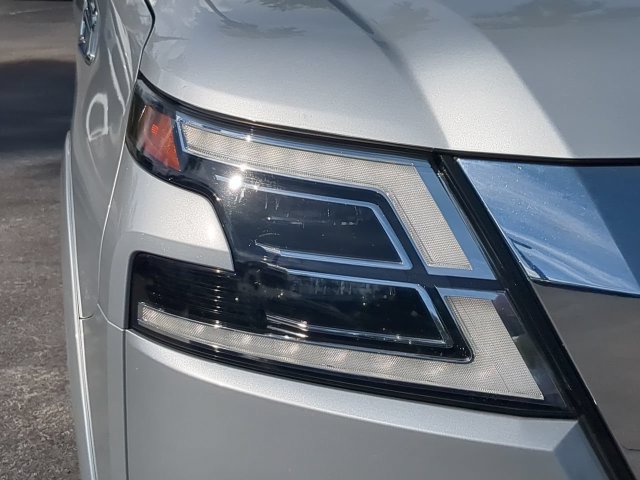 Used 2024 Nissan Armada SL w/ Captain's Chairs Package RWD image 10
