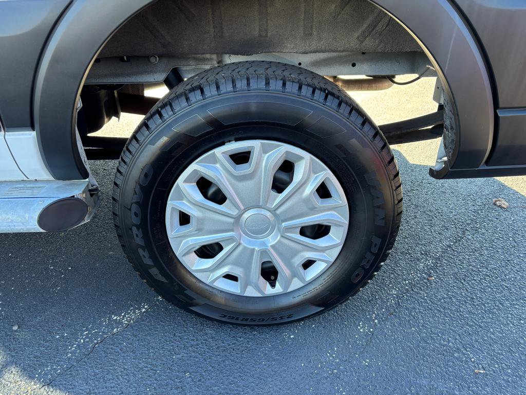 Used 2024 Ford Transit 250 Low Roof w/ Exterior Upgrade Package image 27