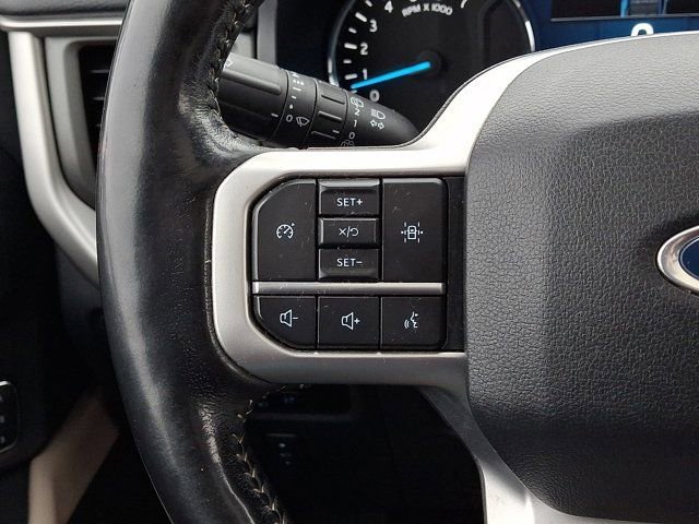 Used 2023 Ford Expedition XLT image 28