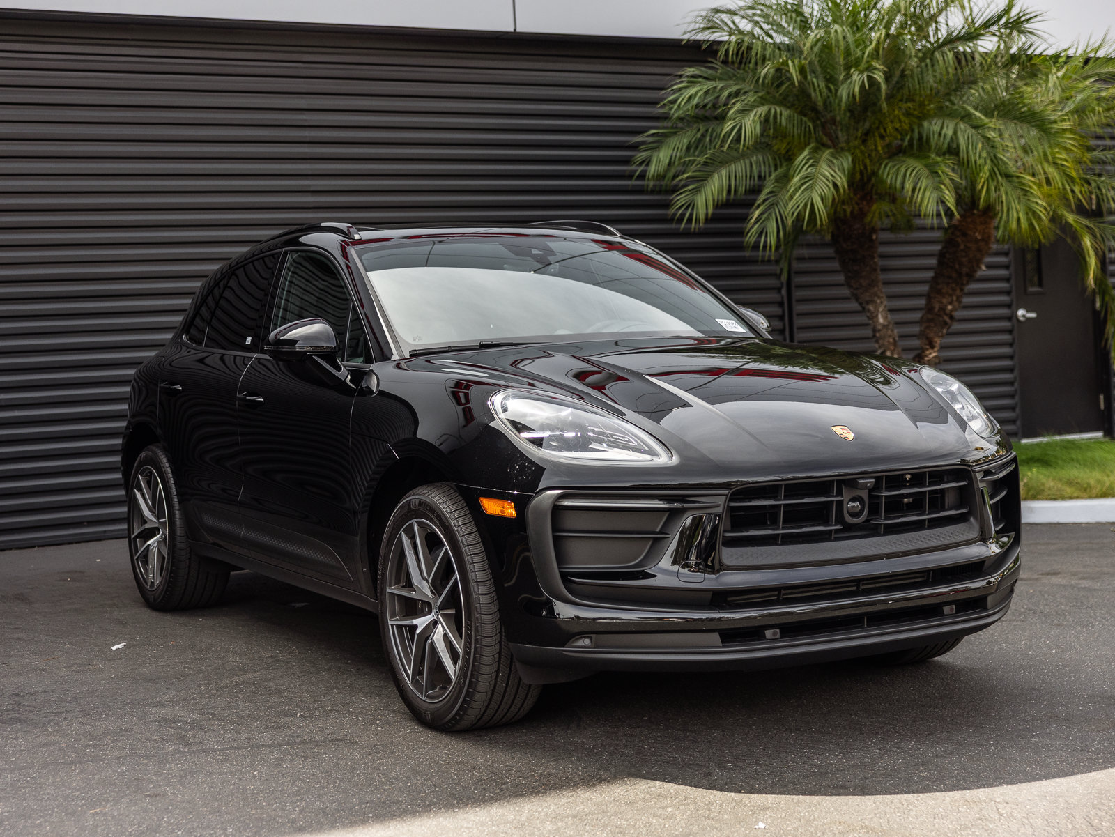 Certified 2026 Porsche Macan AWD/4WD image 7