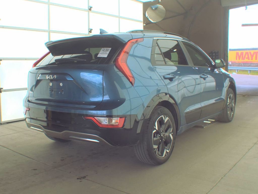 Used 2023 Kia Niro Wind w/ Wind Preserve Package FWD image 4