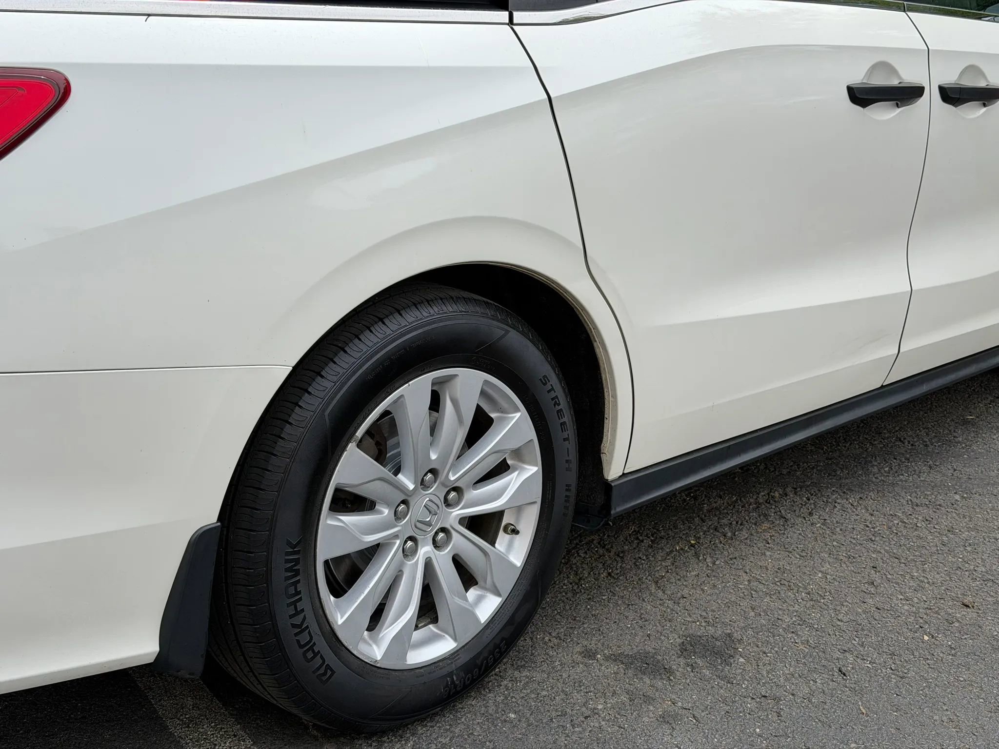 Used 2018 Honda Odyssey LX image 4