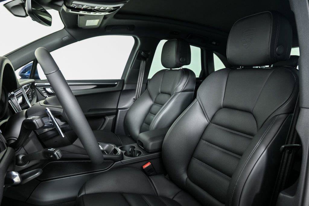 Used 2026 Porsche Macan AWD/4WD image 5