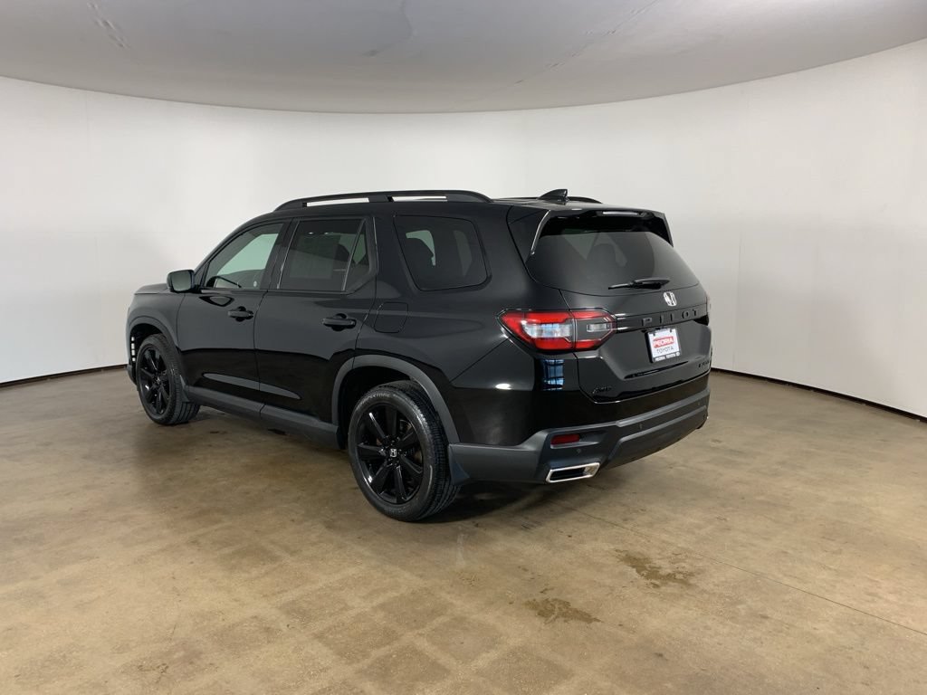 Used 2025 Honda Pilot Black Edition image 16