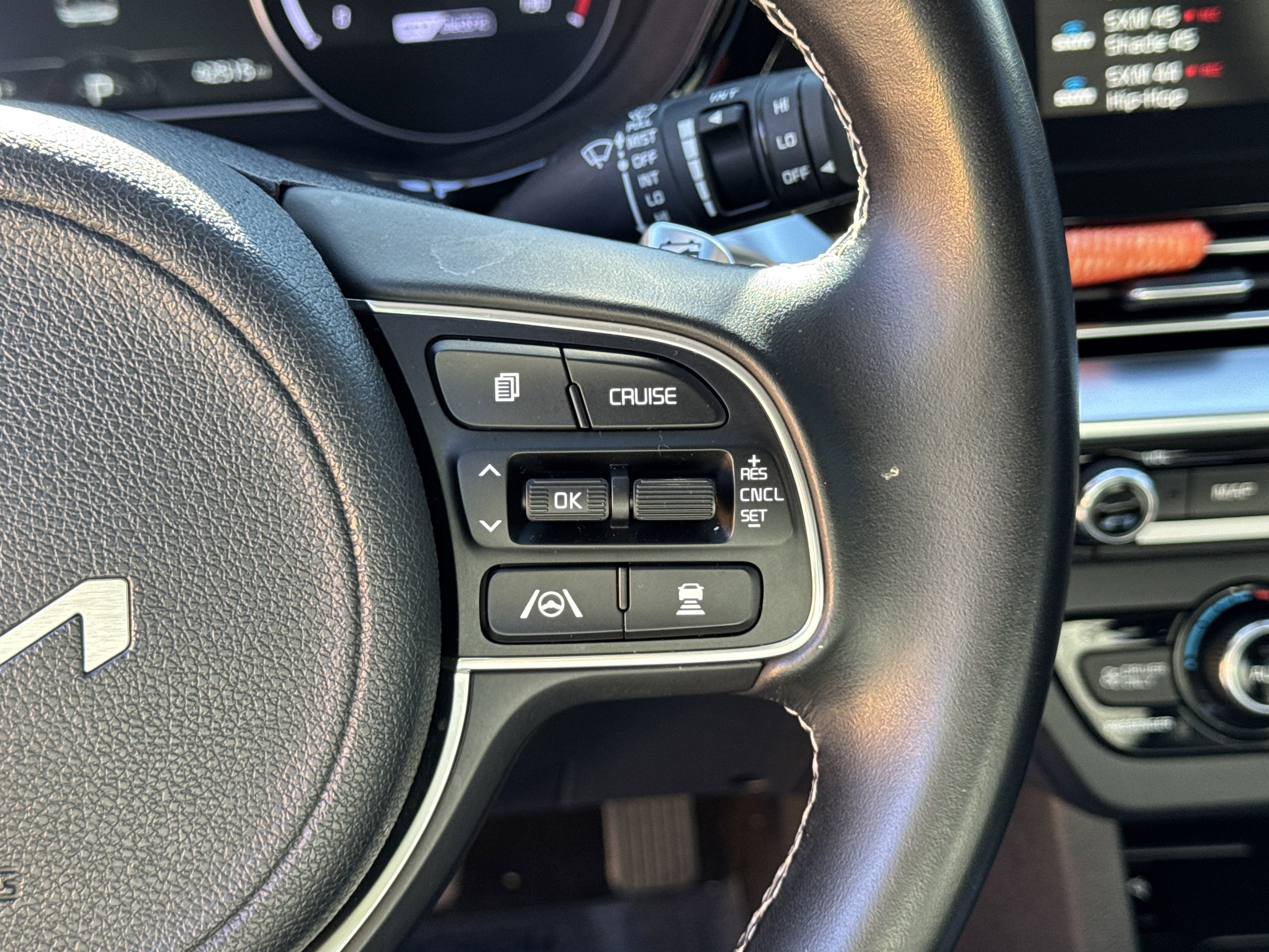 Used 2022 Kia Niro EX image 26