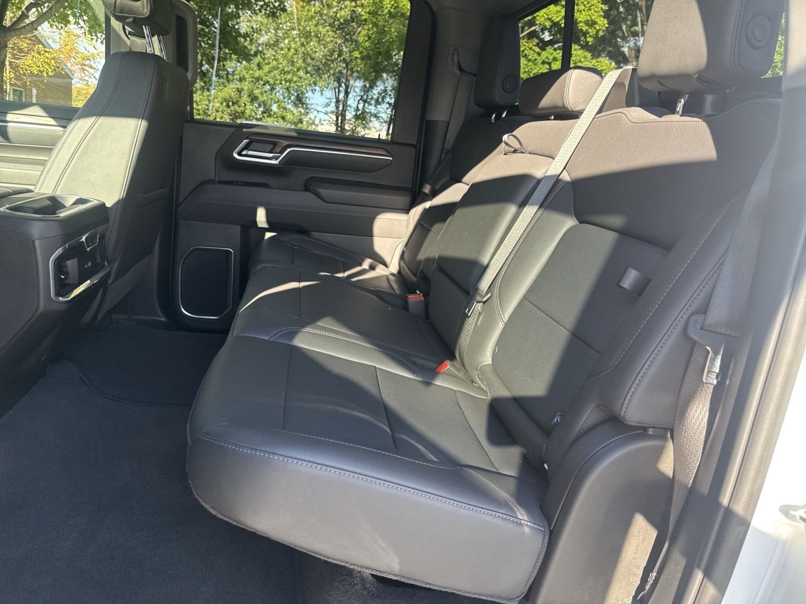Used 2025 GMC Sierra 2500 SLT w/ SLT Premium Package AWD/4WD image 23