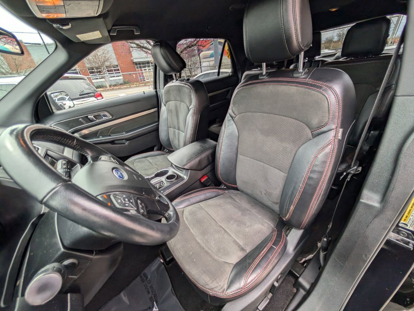 Used 2019 Ford Explorer XLT w/ Equipment Group 202A FWD image 14
