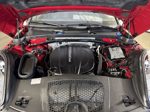 Used 2019 Porsche Macan AWD/4WD image 27