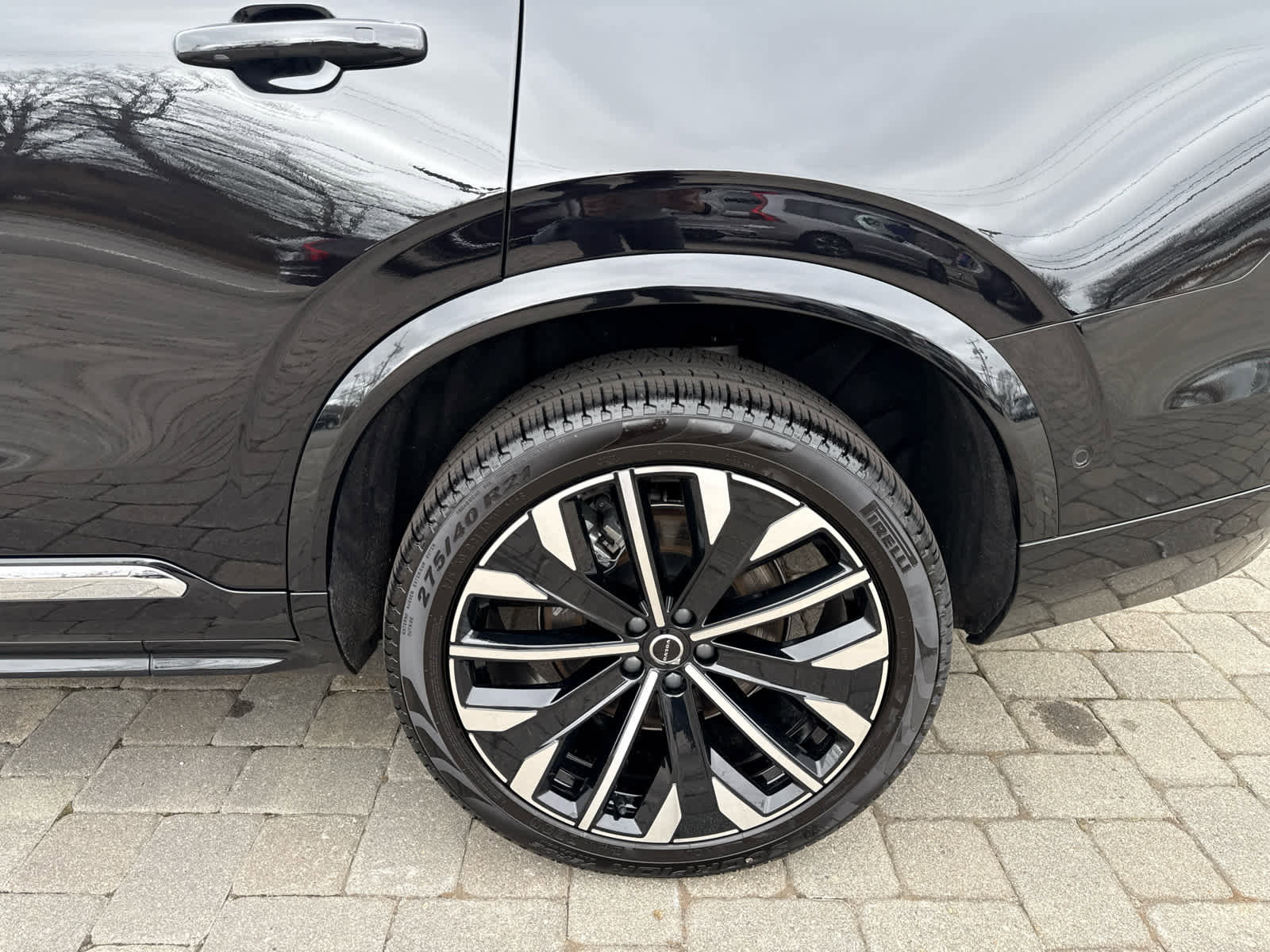 Used 2026 Volvo XC90 B6 Plus image 14