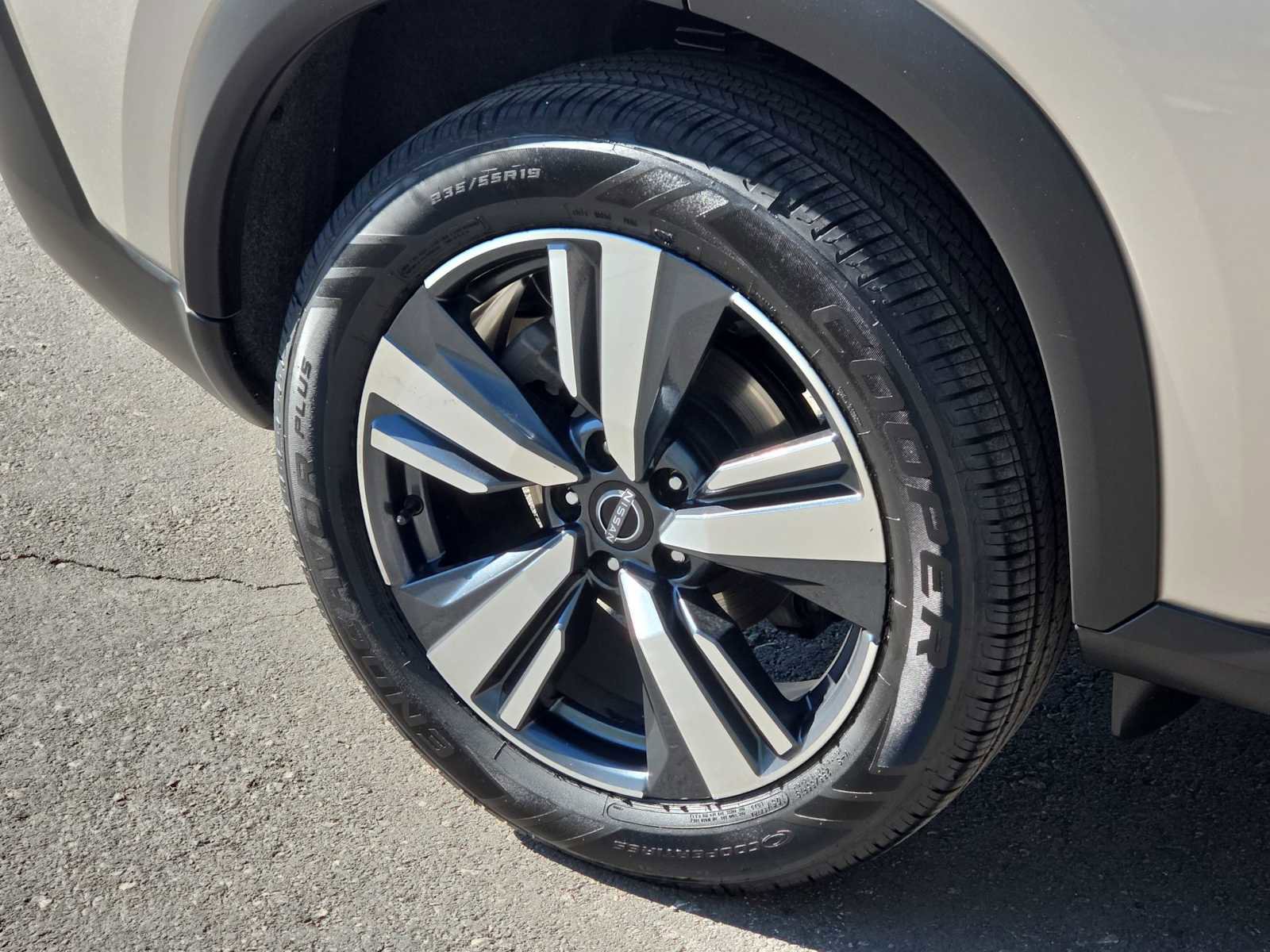 Used 2023 Nissan Rogue SL image 12