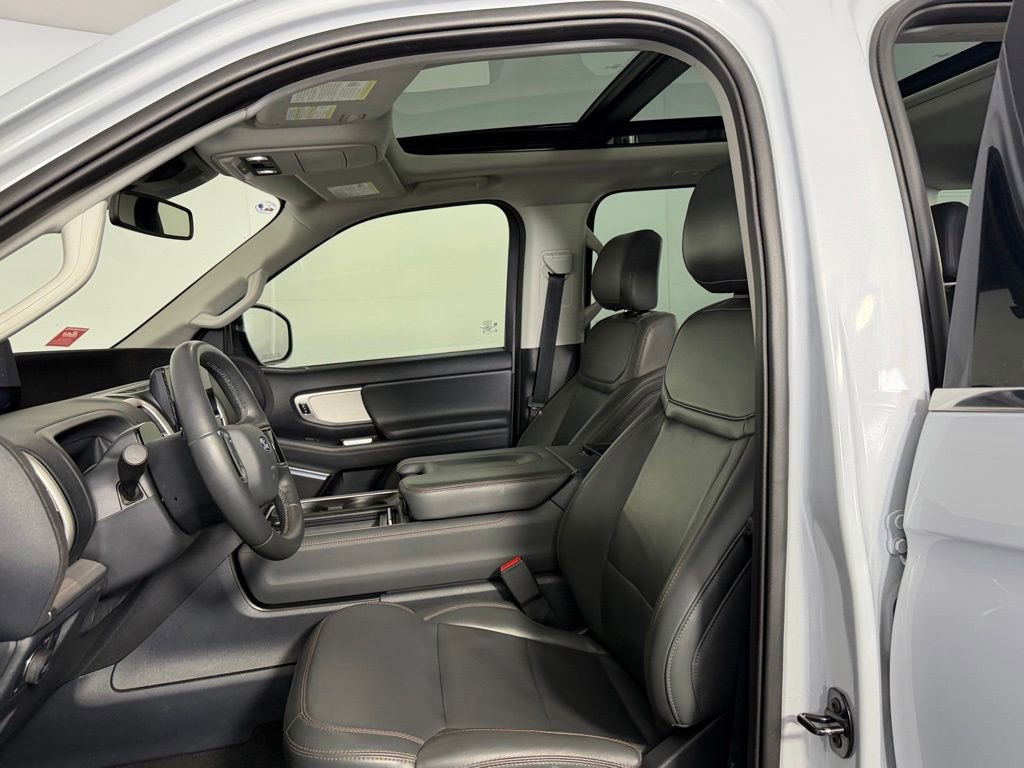 Used 2025 Ford Expedition Active AWD/4WD image 22