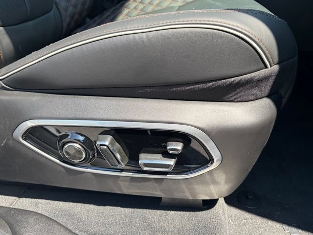New 2026 Jeep Grand Cherokee Summit w/ Adv Protech Group IV AWD/4WD image 30