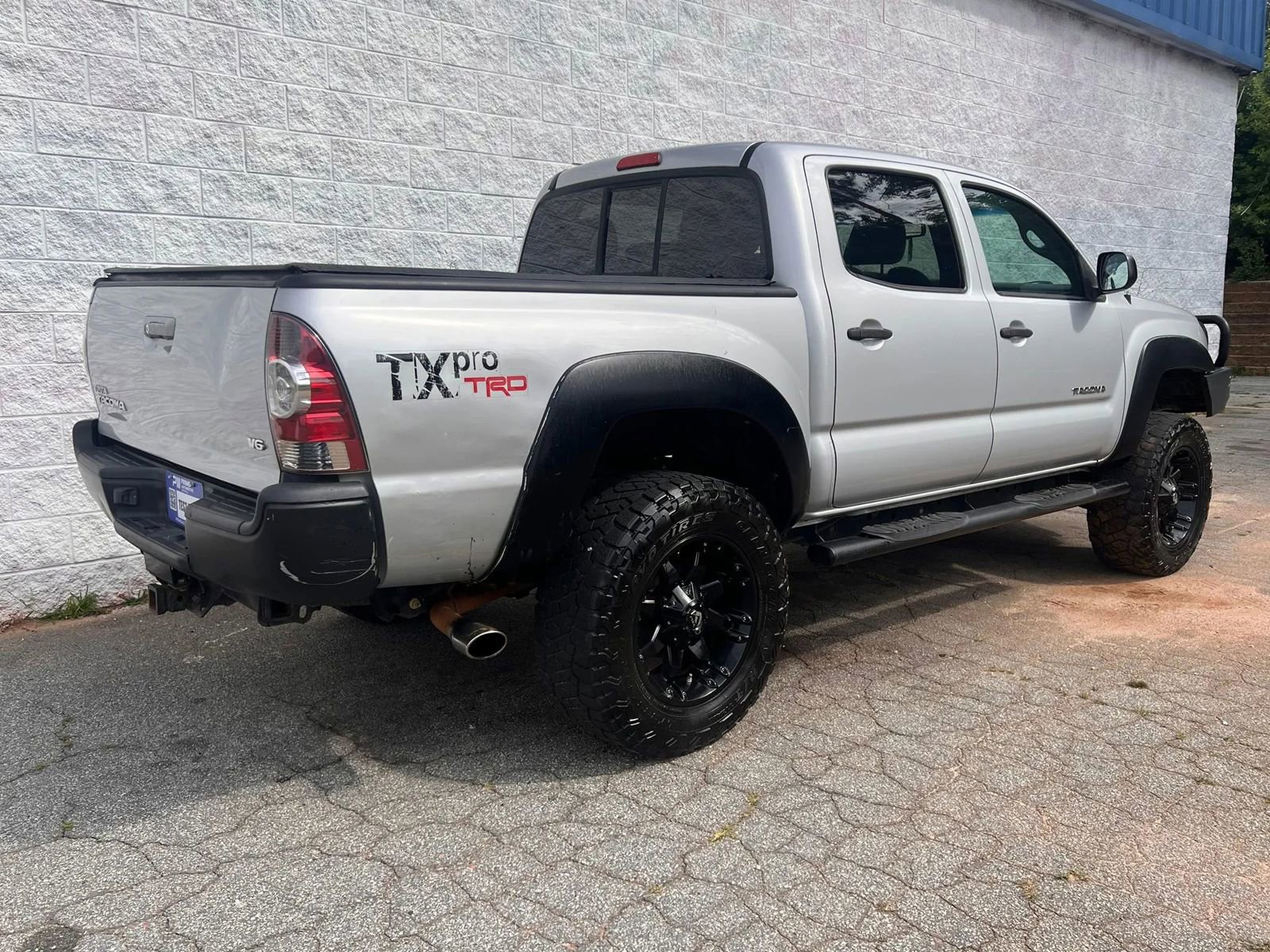 Used 2011 Toyota Tacoma 4x4 Double Cab w/ TRD Off-Road Pkg image 3