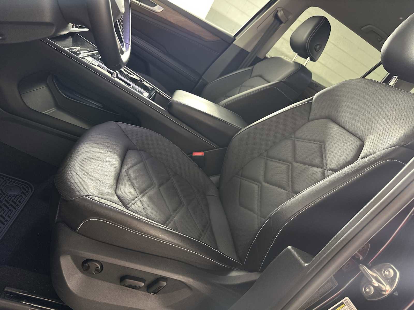 Used 2024 Volkswagen Atlas SE image 11