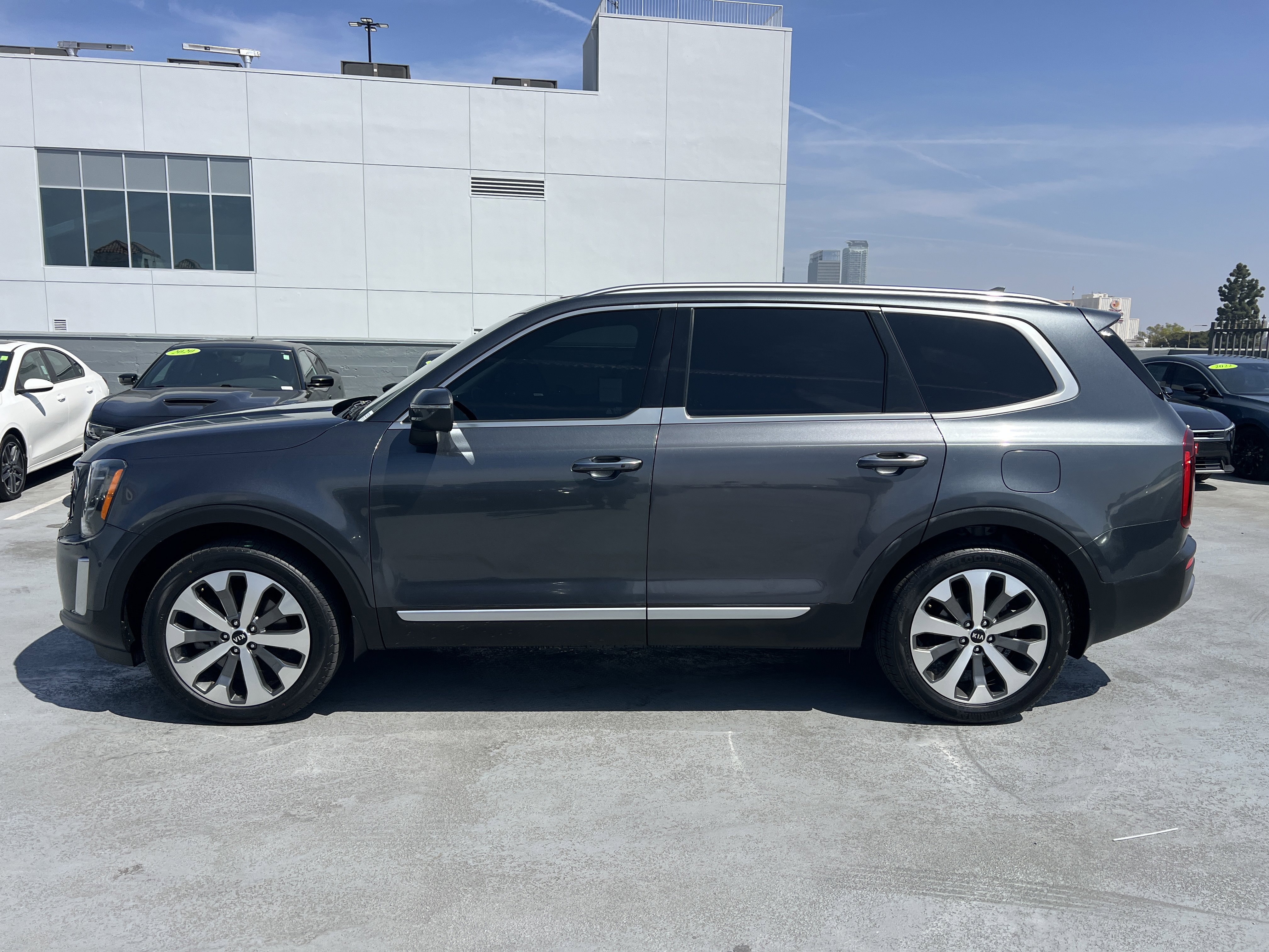 Certified 2020 Kia Telluride S image 2