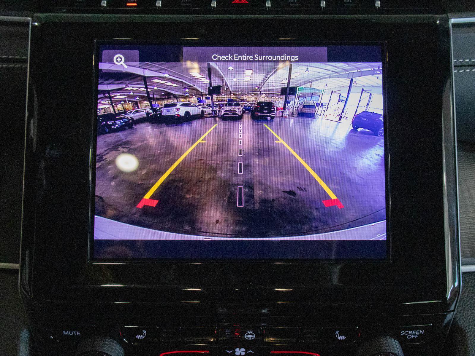 Used 2025 Jeep Grand Cherokee Altitude image 6