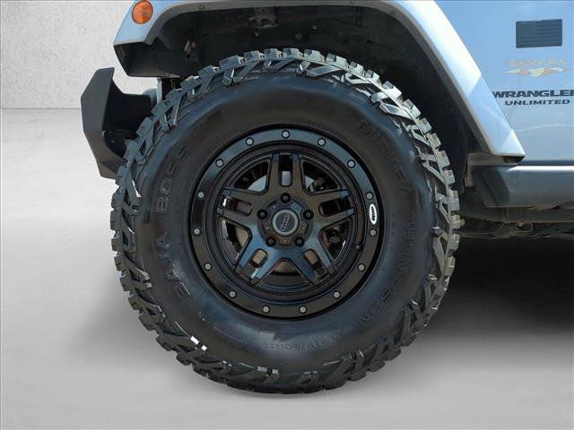 Used 2015 Jeep Wrangler Unlimited Sahara w/ Connectivity Group image 22