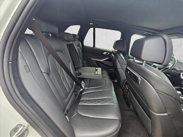 Used 2025 BMW X5 xDrive50e image 15