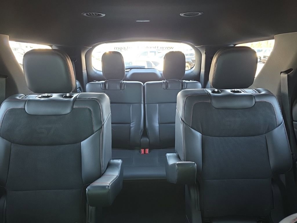 Used 2025 Ford Explorer ST image 34