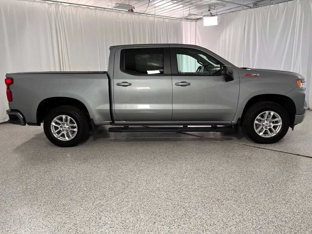 Used 2024 Chevrolet Silverado 1500 RST AWD/4WD image 7