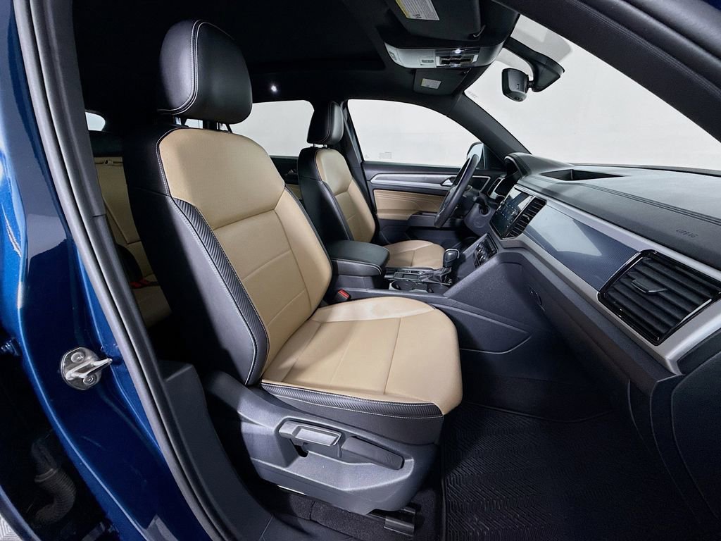 Used 2022 Volkswagen Atlas Cross Sport SE FWD image 30