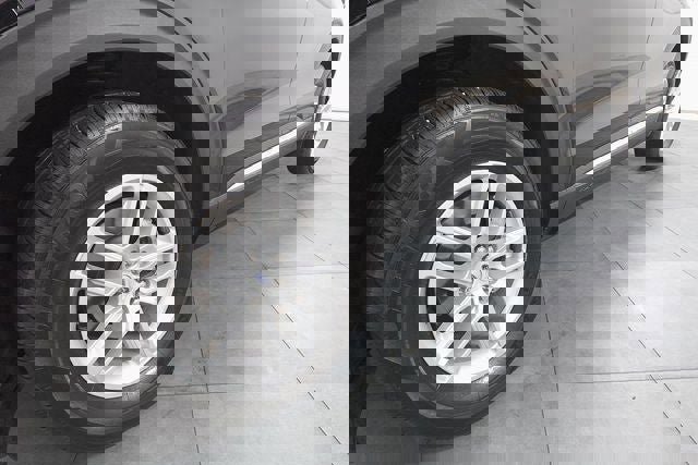 Certified 2025 Ford Explorer Active image 30