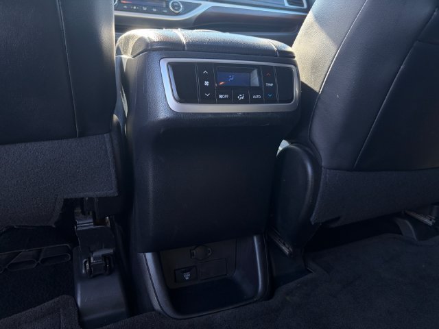 Used 2014 Toyota Highlander Limited w/ Driver Technology Package AWD/4WD image 32