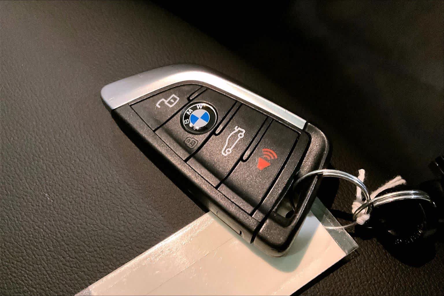 Certified 2023 BMW 330i xDrive Sedan w/ Premium Package AWD/4WD image 14