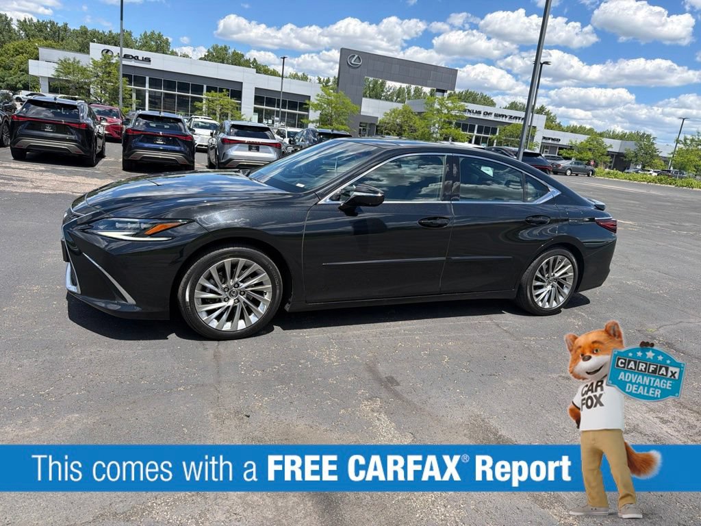 Used 2022 Lexus ES 350 Ultra Luxury w/ Accessory Package 2 FWD image 2