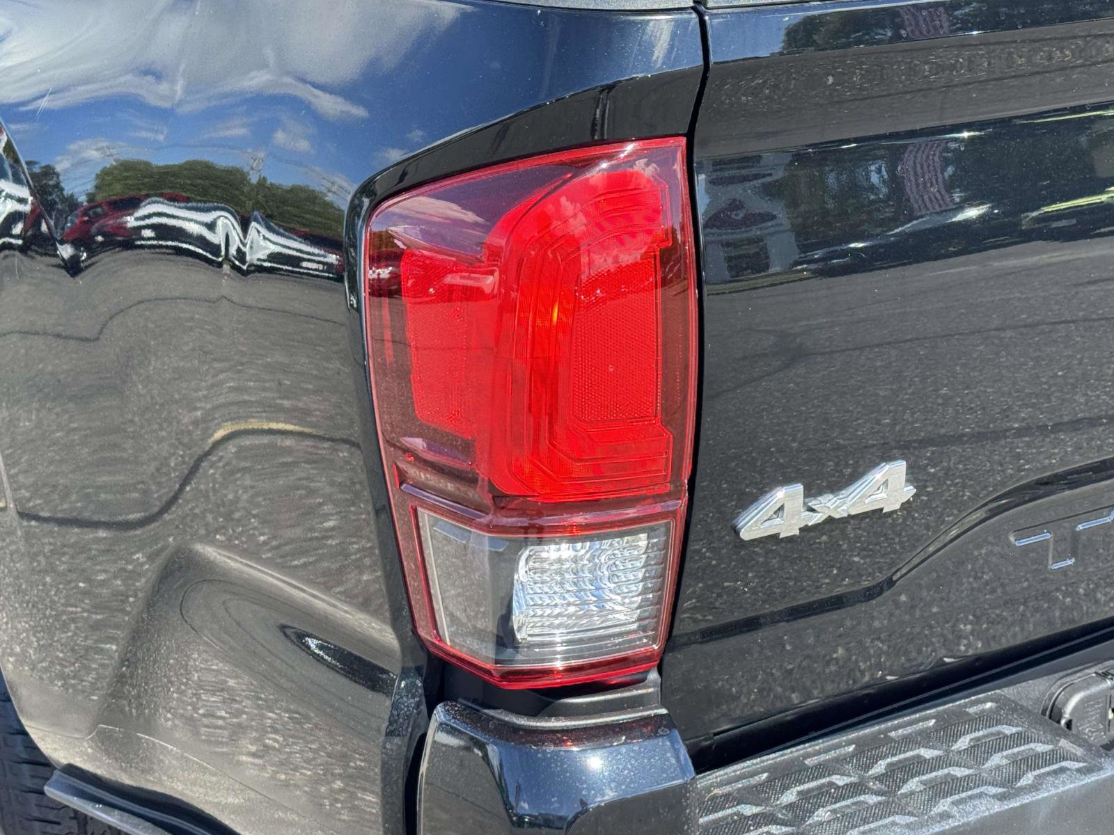 Certified 2022 Toyota Tacoma SR image 8