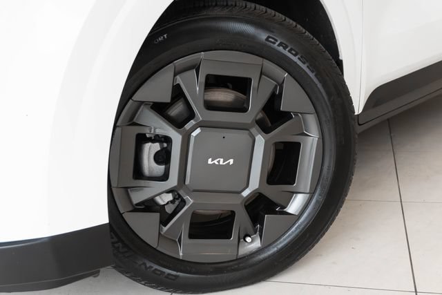 Used 2026 Kia Carnival EX FWD image 2