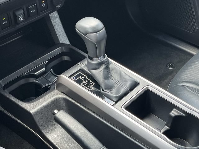 Used 2022 Toyota Tacoma Limited AWD/4WD image 37