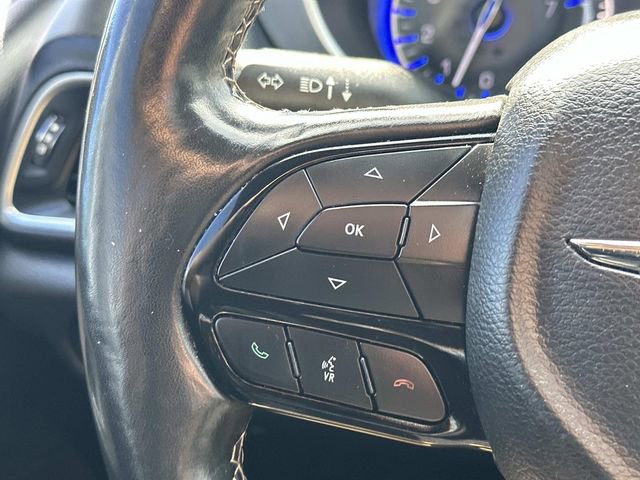 Used 2019 Chrysler Pacifica Touring-L Plus w/ S Appearance Package FWD image 22