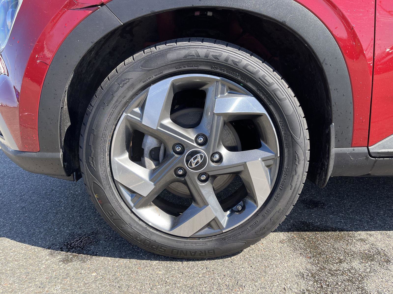 Used 2023 Hyundai Venue Limited image 23