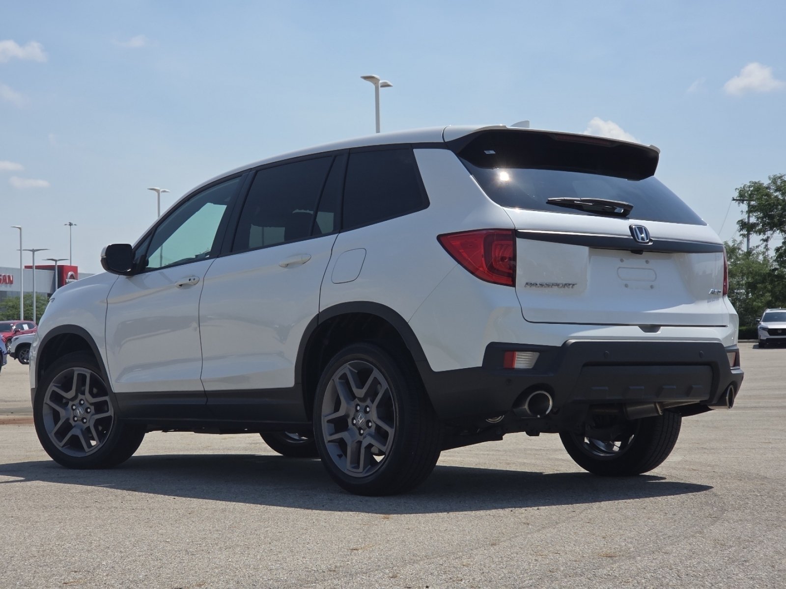 Used 2023 Honda Passport EX-L image 16