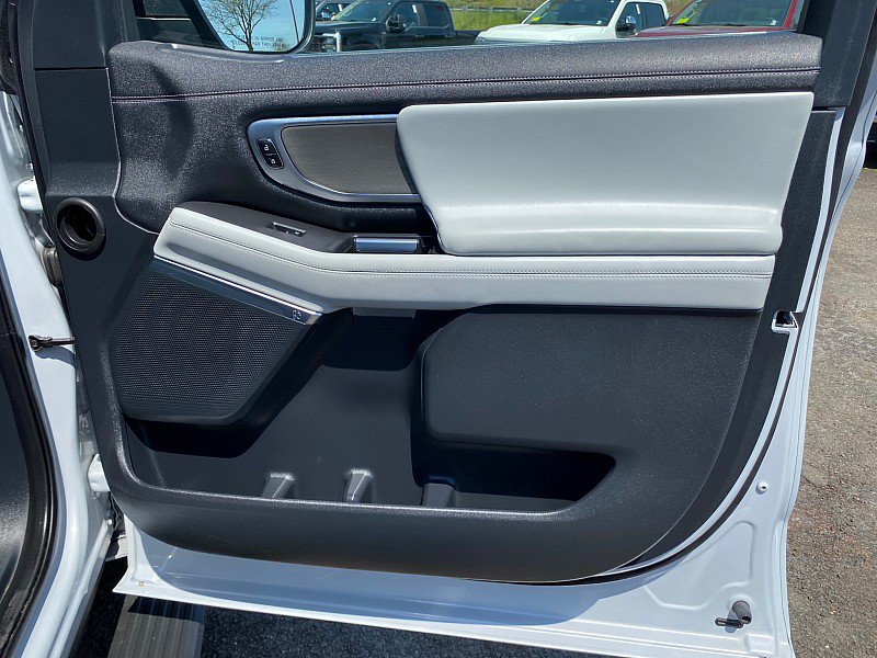 Certified 2025 Ford Expedition Platinum AWD/4WD image 30