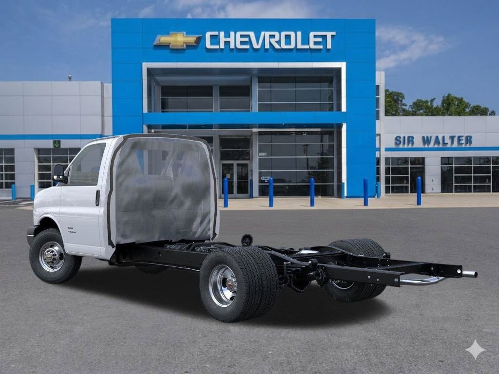 New 2025 Chevrolet Express 3500 w/ Power Convenience Package RWD image 4