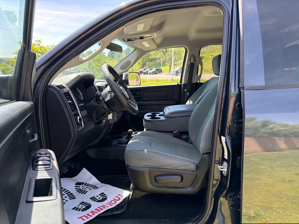 Used 2018 RAM 3500 Tradesman w/ Chrome Appearance Group AWD/4WD image 11