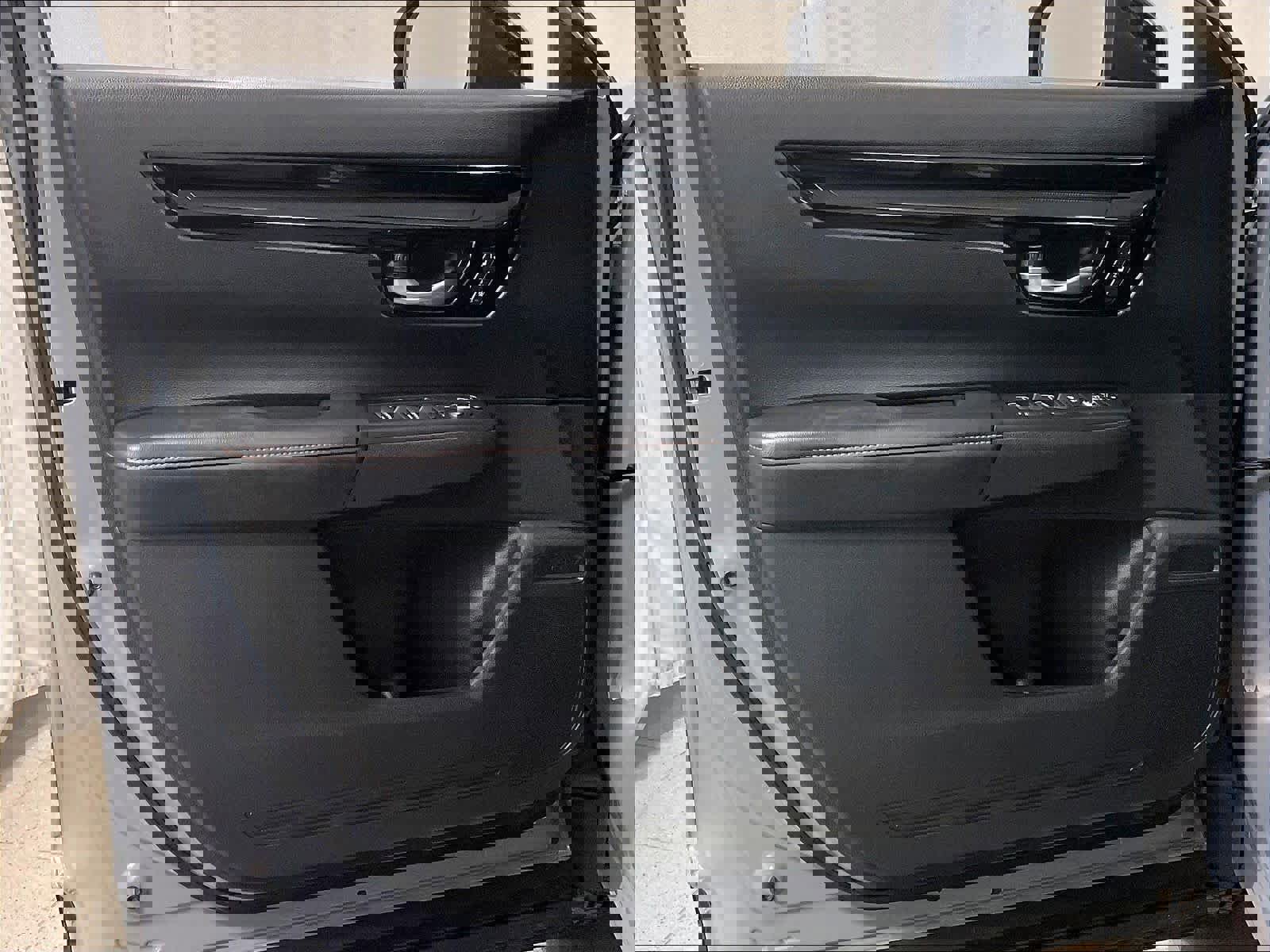 Used 2023 Honda CR-V Sport Touring image 9